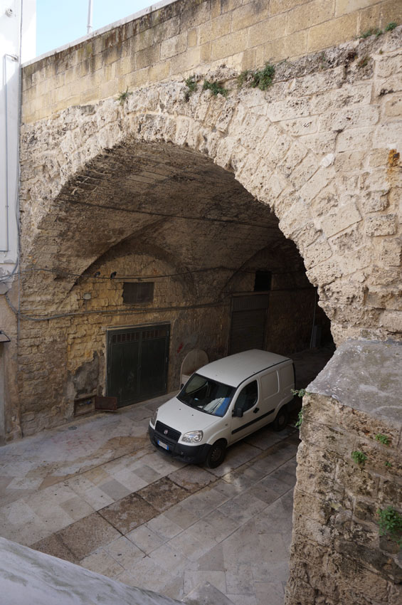 Arco Sant’Antonio Abate (U’Arche de Sand’Andene Gnore)