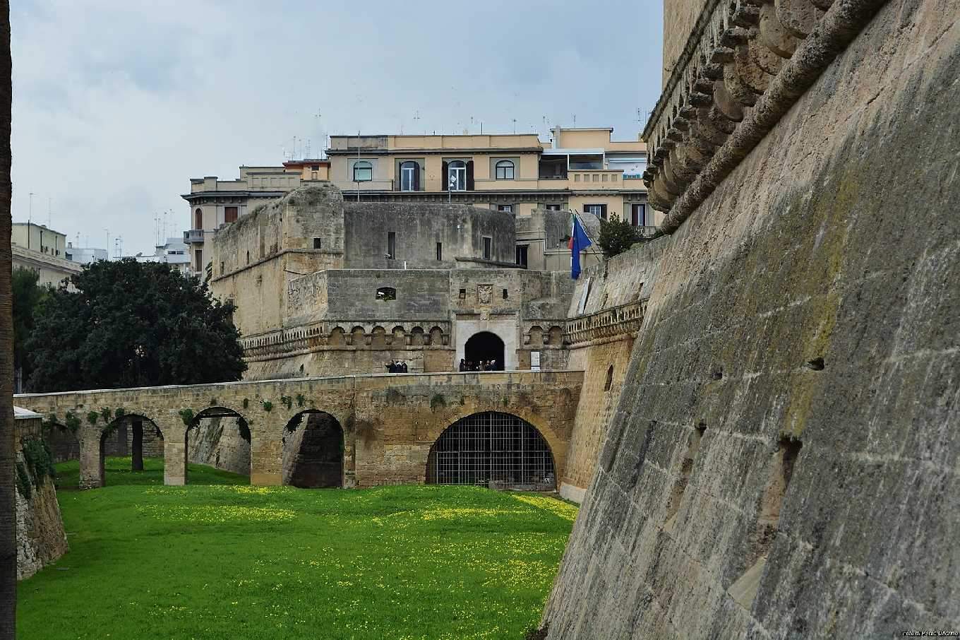 Castello Normanno-Svevo e giardini Isabella d'Aragona