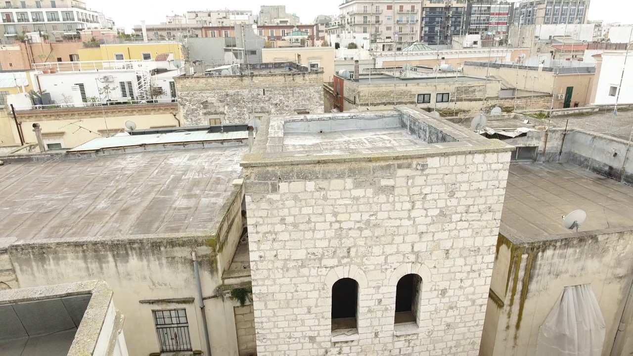 Casa-torre in Strada della Torretta, 15