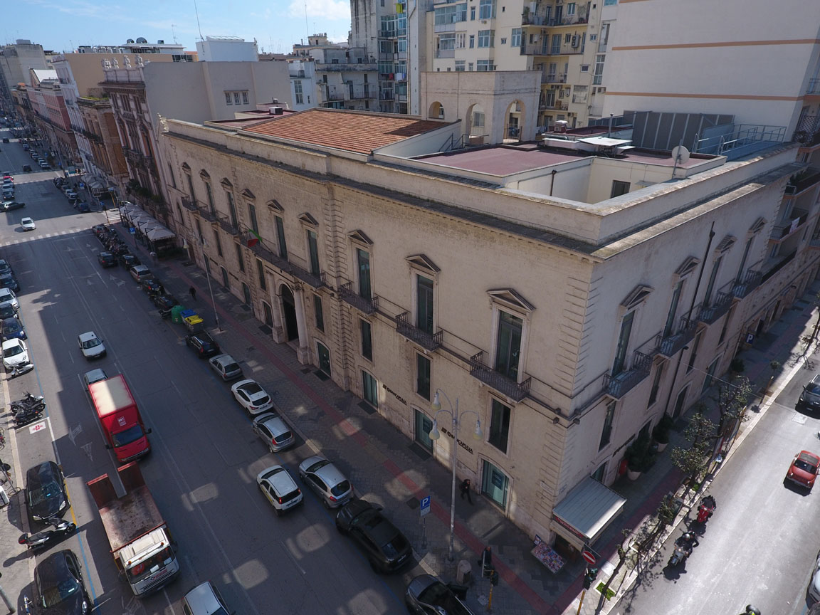 Corso Vittorio Emanuele e i suoi palazzi
