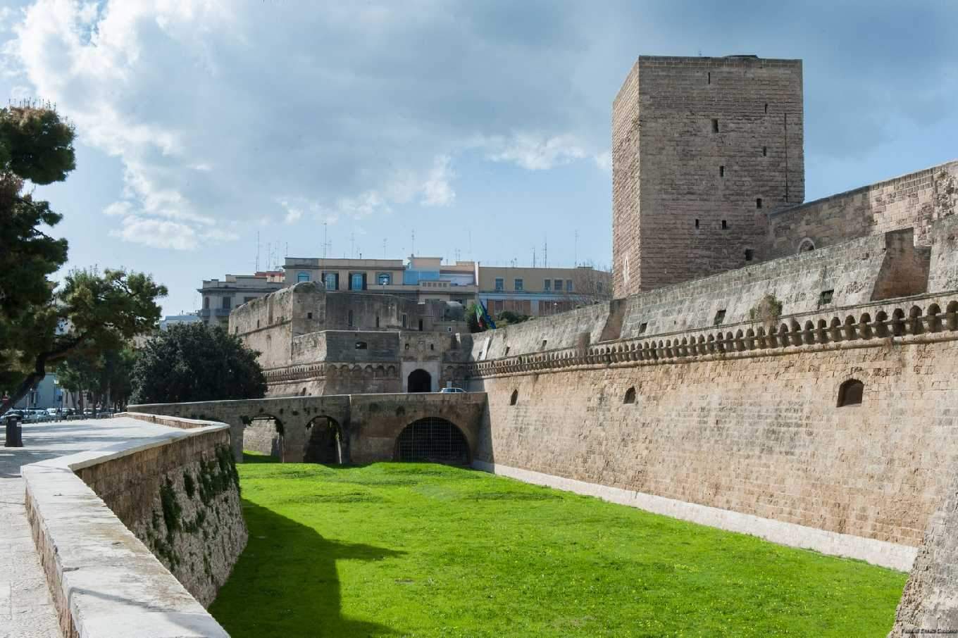 Castello Normanno-Svevo e giardini Isabella d'Aragona