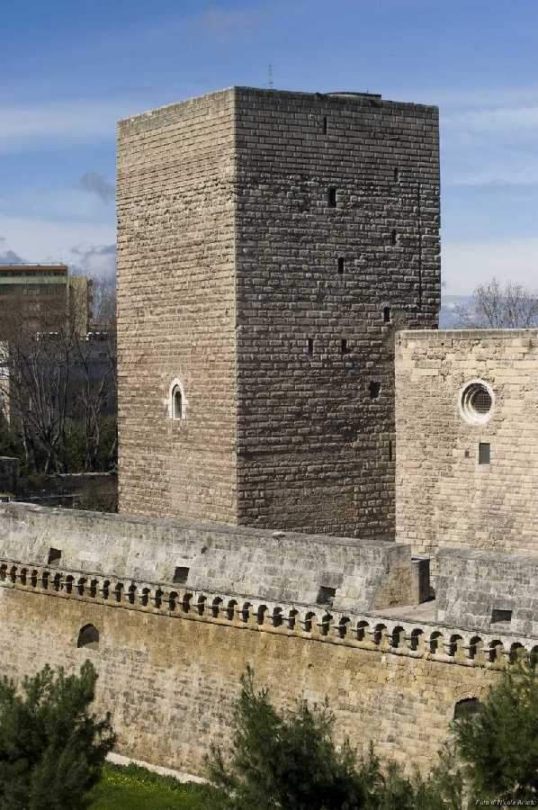 Castello Normanno-Svevo e giardini Isabella d'Aragona