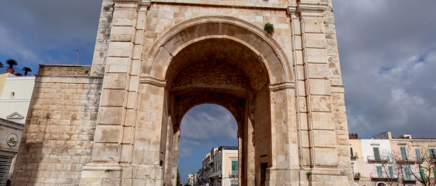 Porta Baresana, già della Marina