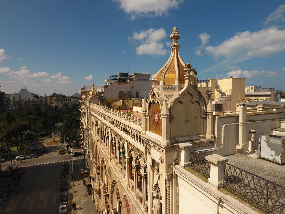 Corso Vittorio Emanuele e i suoi palazzi