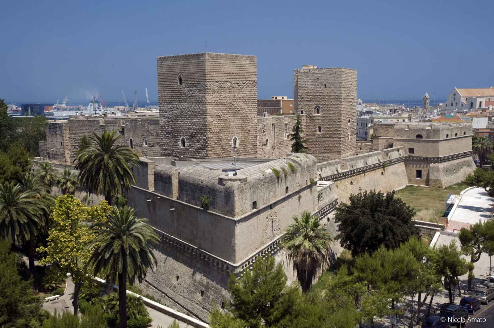 Castello Normanno-Svevo e giardini Isabella d'Aragona